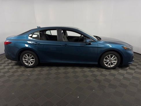 Used 2025 Toyota Camry LE image 10