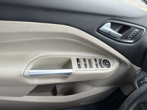 Used 2014 Ford C-MAX SE FWD image 22