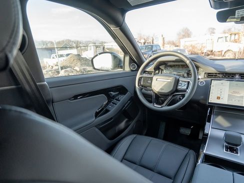 New 2026 Land Rover Range Rover Evoque S image 18