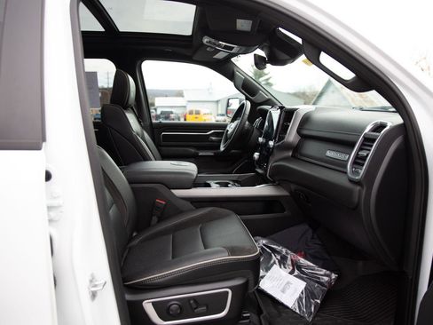 Used 2024 RAM 1500 Laramie image 25