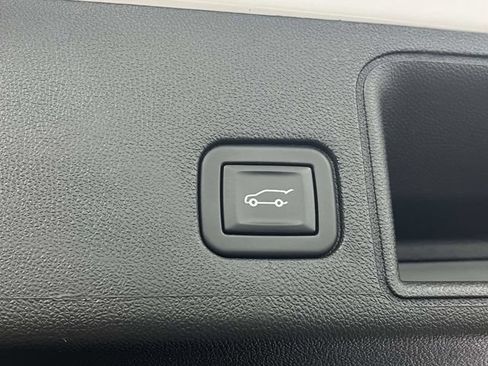 Used 2023 GMC Terrain SLT w/ LPO, Floor Liner Package FWD image 25