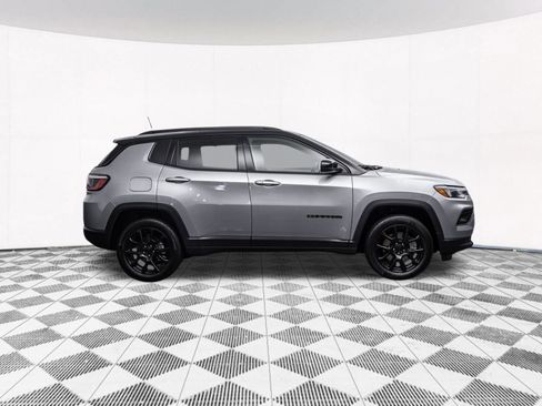 Used 2023 Jeep Compass Latitude w/ Sun and Sound Group AWD/4WD image 11