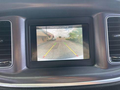 Used 2019 Dodge Charger SXT w/ Leather Interior Group RWD image 10