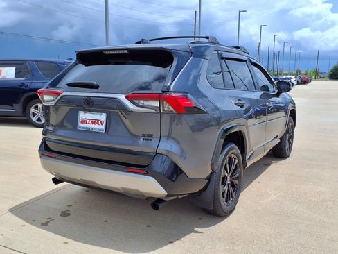 Used 2025 Toyota RAV4 XSE AWD/4WD image 7