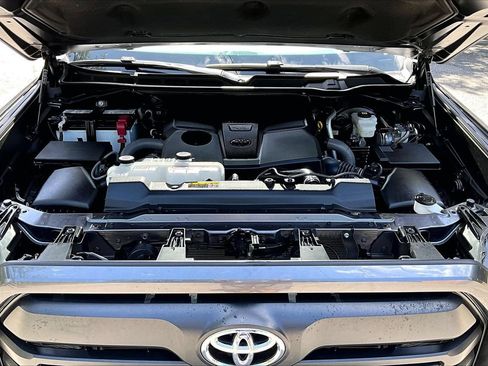 Used 2025 Toyota Tundra SR5 AWD/4WD image 29