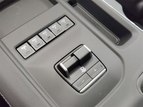 New 2026 GMC Sierra 3500 Denali w/ Denali Reserve Package image 27