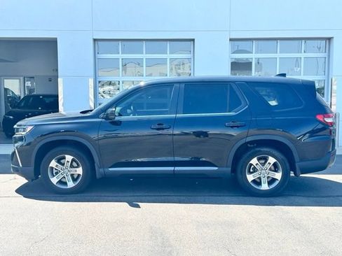 Used 2025 Honda Pilot EX-L image 3
