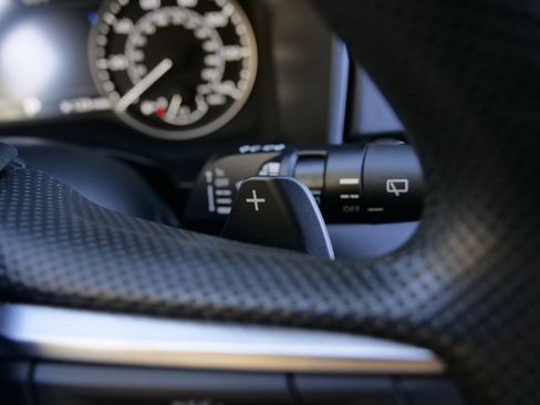 Used 2024 Mitsubishi Outlander ES image 17