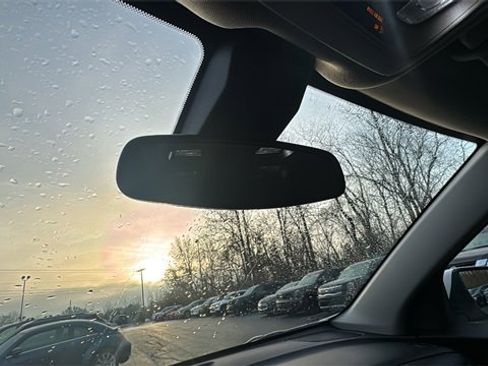 Used 2024 Chevrolet Equinox LT image 24