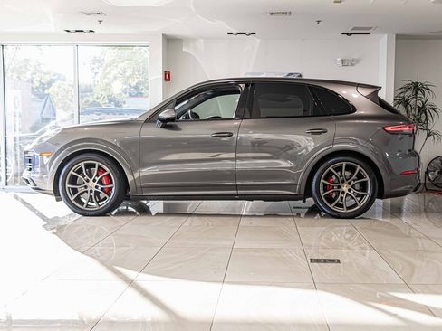 Used 2021 Porsche Cayenne GTS image 6