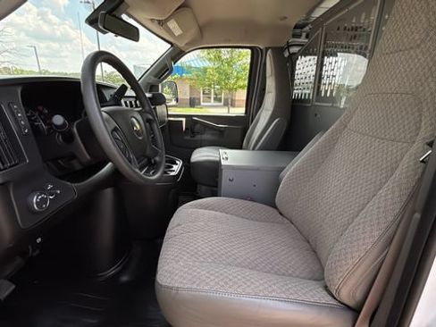 Used 2025 Chevrolet Express 2500 w/ Driver Convenience Package RWD image 18