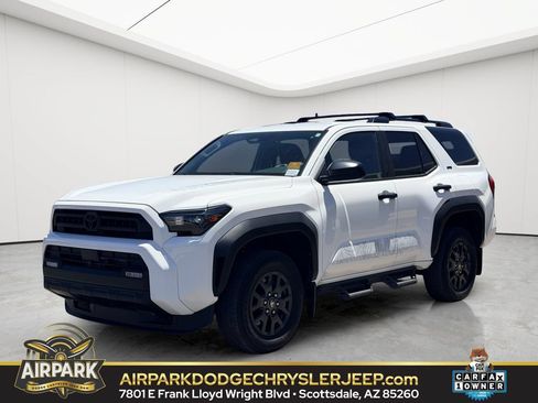 Used 2025 Toyota 4Runner SR5 AWD/4WD image 1