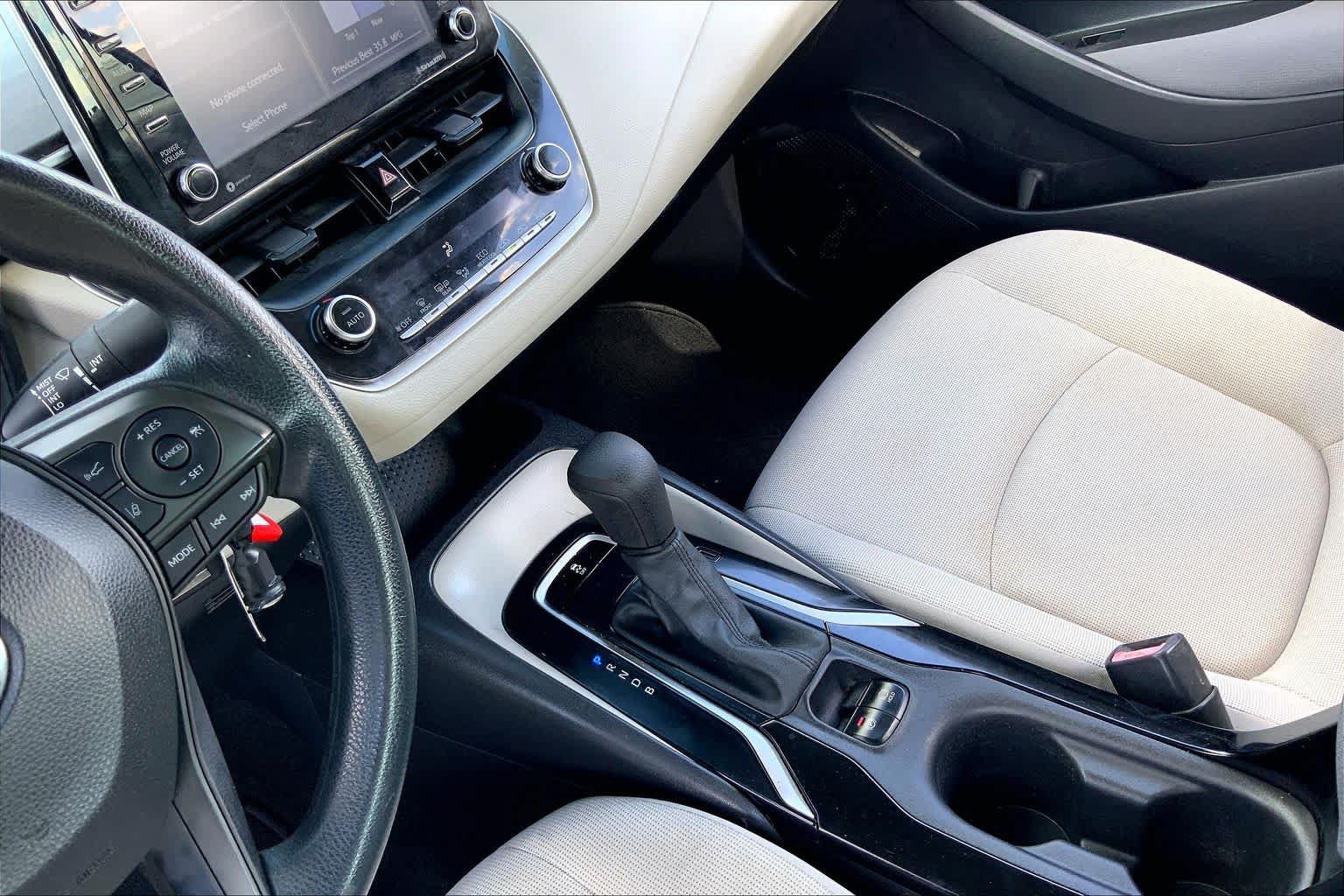 Used 2021 Toyota Corolla LE FWD image 16