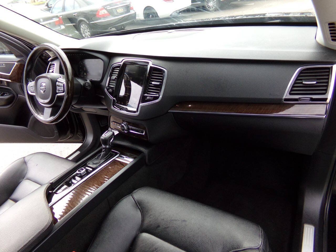 Used 2016 Volvo XC90 T6 Momentum w/ Momentum Plus Package AWD/4WD image 26