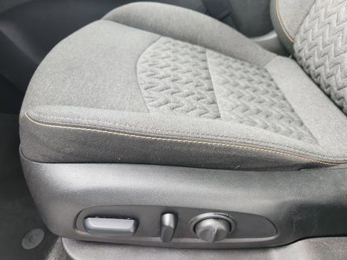 Used 2024 Chevrolet Equinox LT image 22