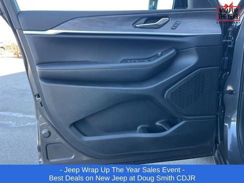New 2025 Jeep Grand Cherokee L Limited w/ Trailer Tow Package image 5