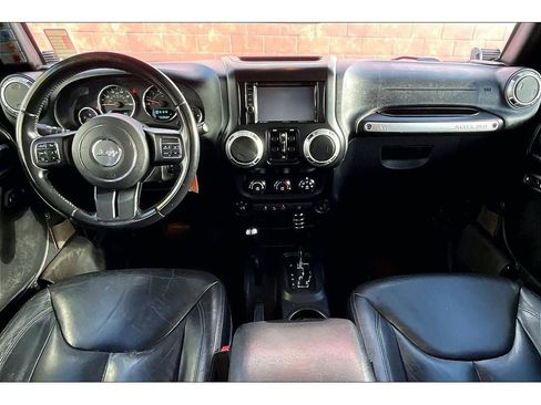 Used 2015 Jeep Wrangler Unlimited Sahara w/ Connectivity Group image 16