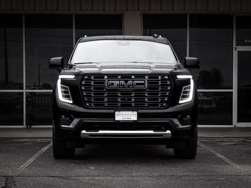 New 2026 GMC Yukon Denali Ultimate AWD/4WD image 2