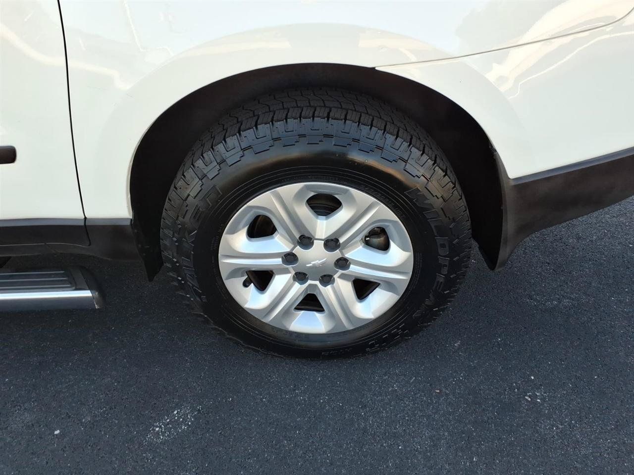 Used 2012 Chevrolet Traverse LS w/ LPO, 'HIT The Road' Package AWD/4WD image 8