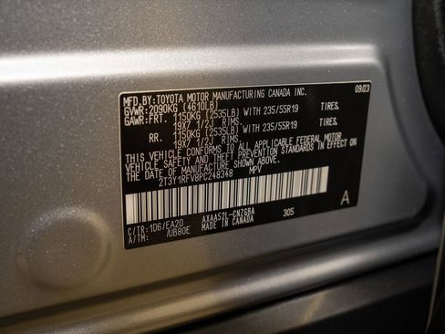 Used 2023 Toyota RAV4 Limited image 22