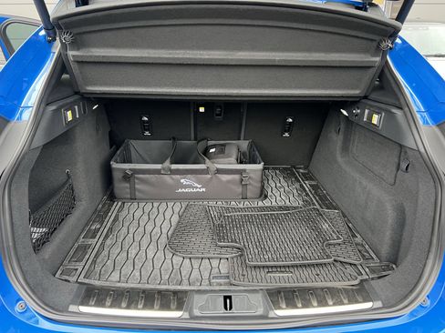 Certified 2024 Jaguar F-PACE SVR image 37