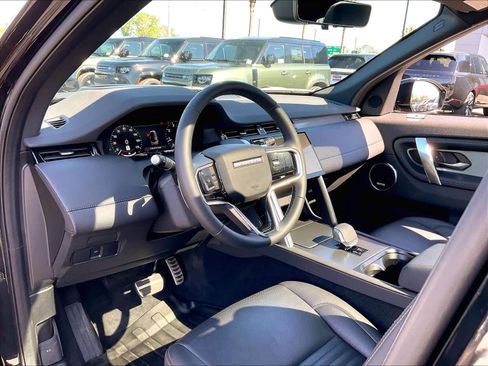 Used 2025 Land Rover Discovery Sport Dynamic SE AWD/4WD image 17