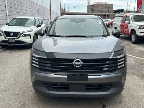 Used 2025 Nissan Kicks SV image 2