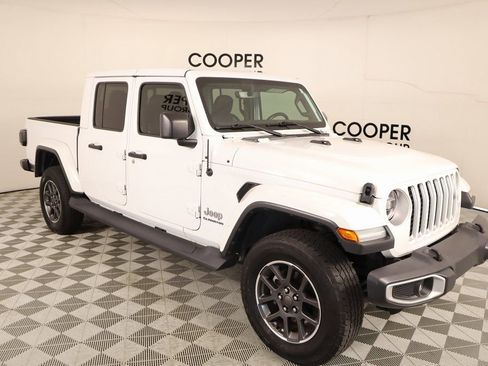 Used 2020 Jeep Gladiator Overland image 1