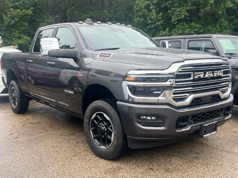 Used 2025 RAM 2500 Laramie AWD/4WD image 1
