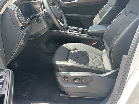 Used 2024 Volkswagen Atlas SE image 9