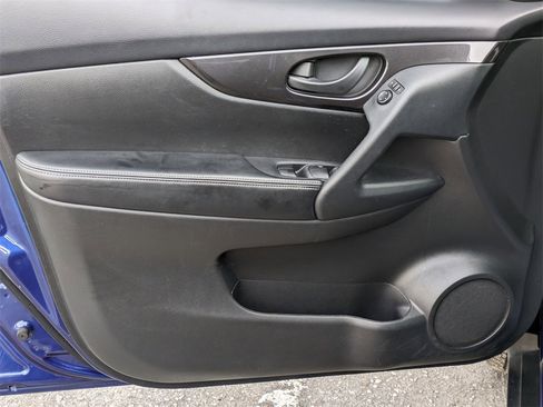 Used 2020 Nissan Rogue S image 9