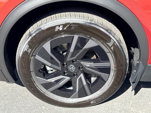 New 2026 Toyota C-HR AWD/4WD image 5