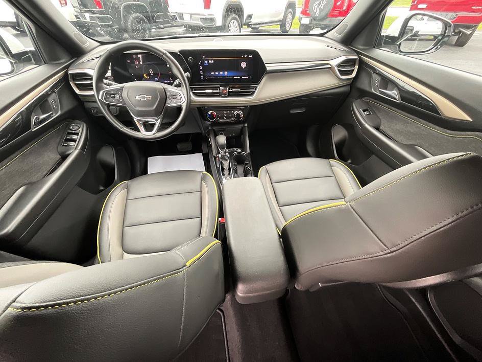 Used 2024 Chevrolet TrailBlazer ACTIV w/ Driver Confidence Package AWD/4WD image 3