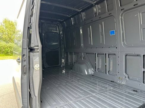 Used 2024 Mercedes-Benz Sprinter 2500 w/ Acoustic Package image 9