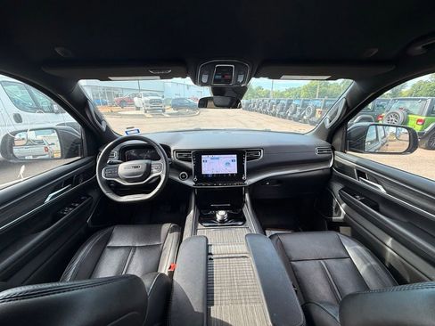 Used 2024 Jeep Wagoneer Series II w/ Flexible Seating Group RWD image 23
