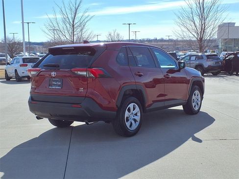 Used 2024 Toyota RAV4 LE image 7