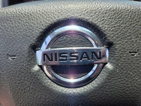 Used 2021 Nissan Titan SV w/ SV Convenience Package AWD/4WD image 35