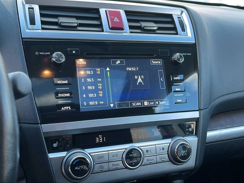 Used 2017 Subaru Outback 2.5i Limited image 17