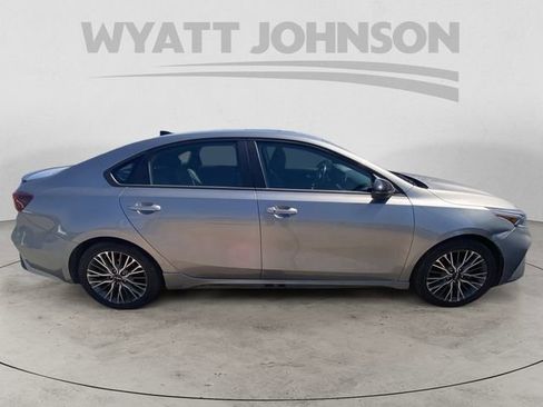 Used 2023 Kia Forte GT-Line w/ GT-Line Premium Package FWD image 11