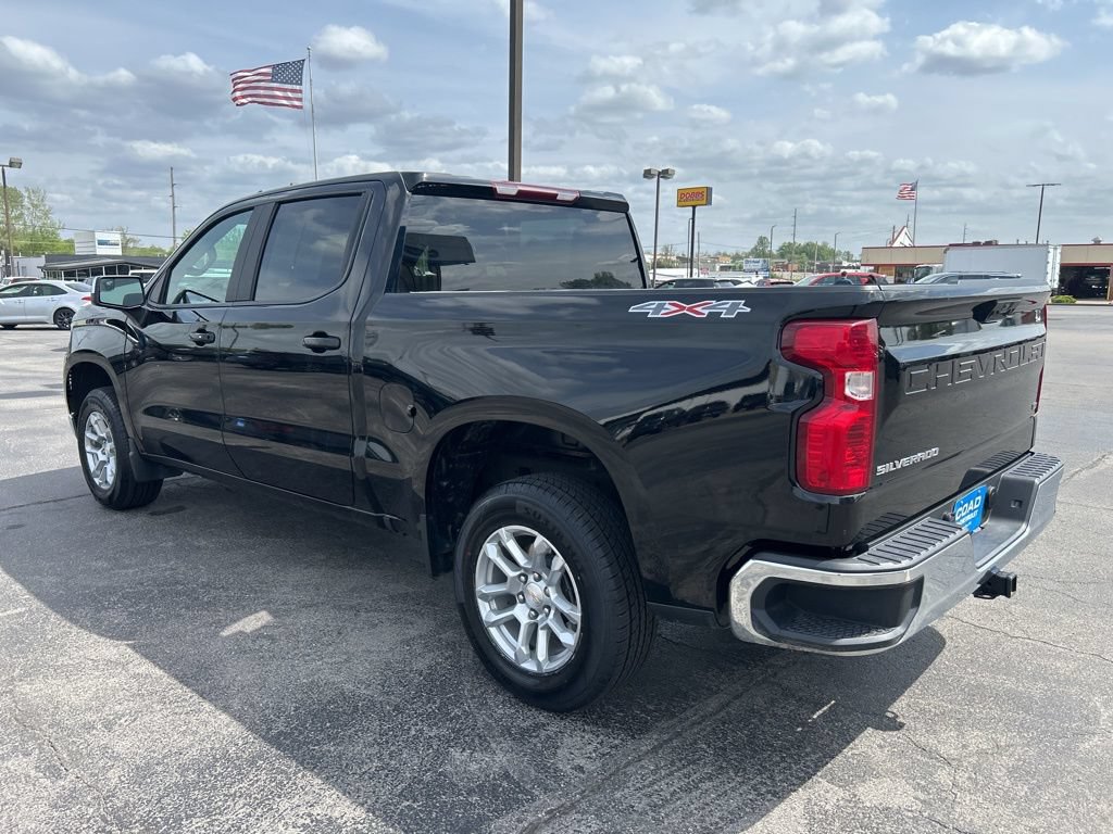 Used 2022 Chevrolet Silverado 1500 LT AWD/4WD image 6