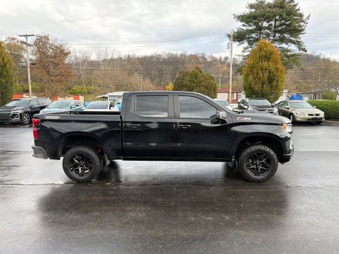 Used 2022 Chevrolet Silverado 1500 LT Trail Boss w/ Convenience Package II image 9