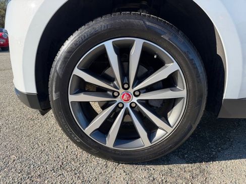 Used 2020 Jaguar F-PACE Prestige image 9