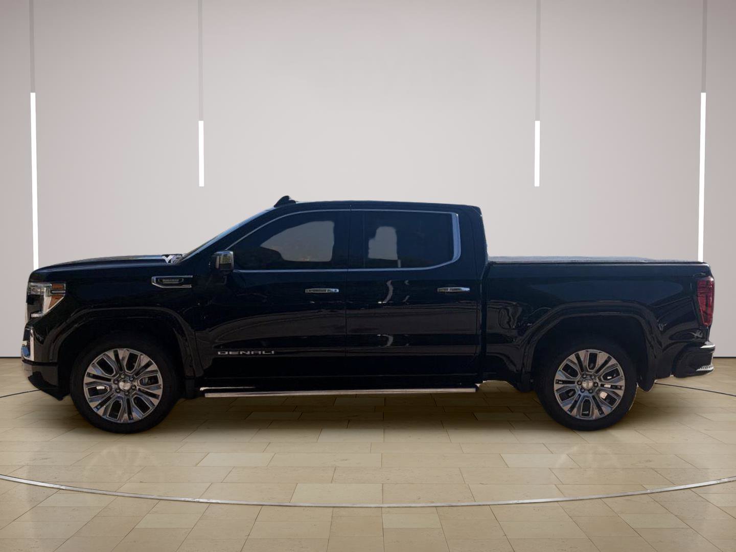 Used 2022 GMC Sierra 1500 Denali w/ Denali Premium Package AWD/4WD image 2