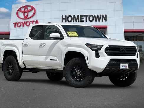 New 2026 Toyota Tacoma SR5 image 2