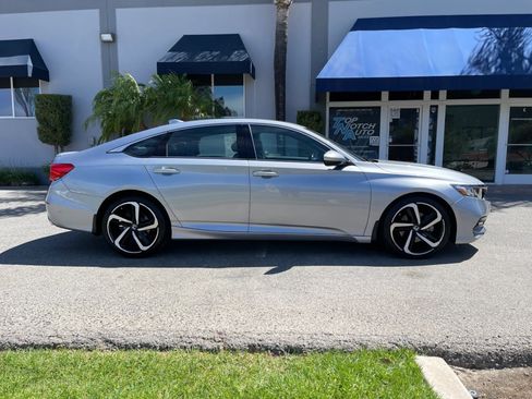 Used 2019 Honda Accord Sport image 4