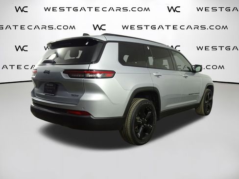 Used 2023 Jeep Grand Cherokee L Laredo image 43