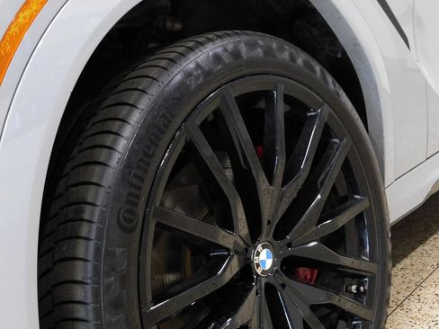 Used 2024 BMW X6 xDrive40i AWD/4WD image 19