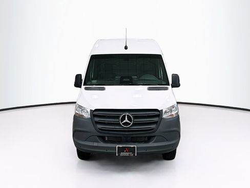 Used 2025 Mercedes-Benz Sprinter 3500 image 2