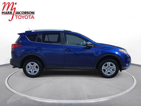 Used 2014 Toyota RAV4 LE image 4