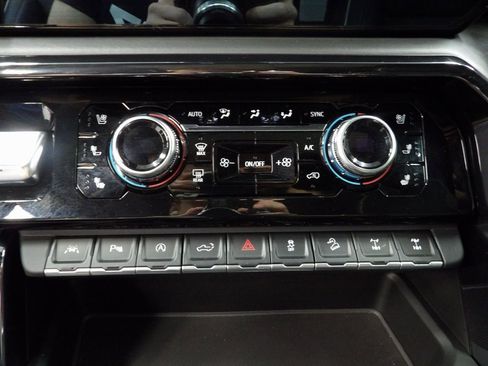 Used 2022 GMC Sierra 1500 AT4X image 55